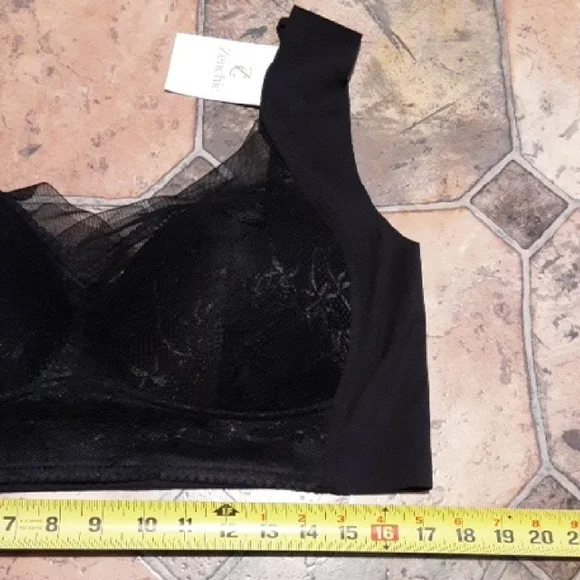 Elegant Black Lace Bra - Picture 7 of 8